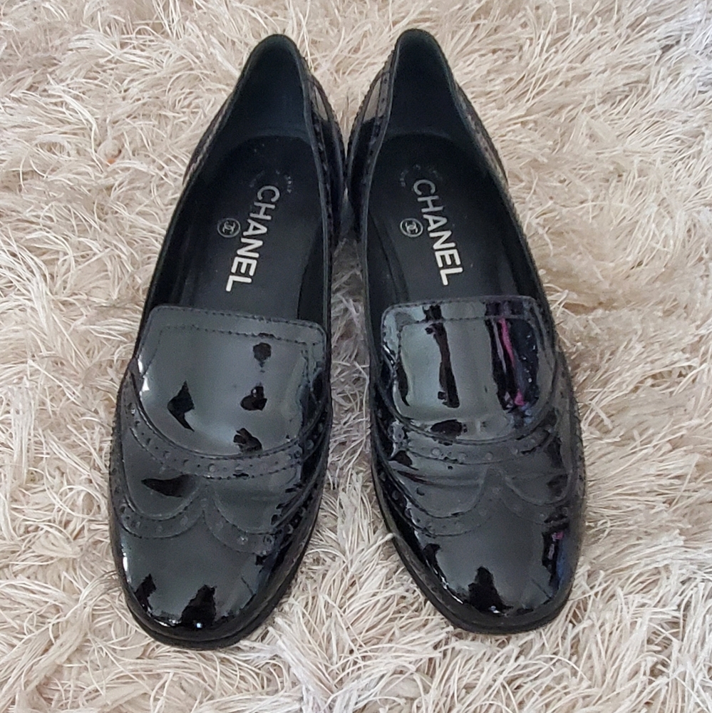 CHANEL patent leather shoes
